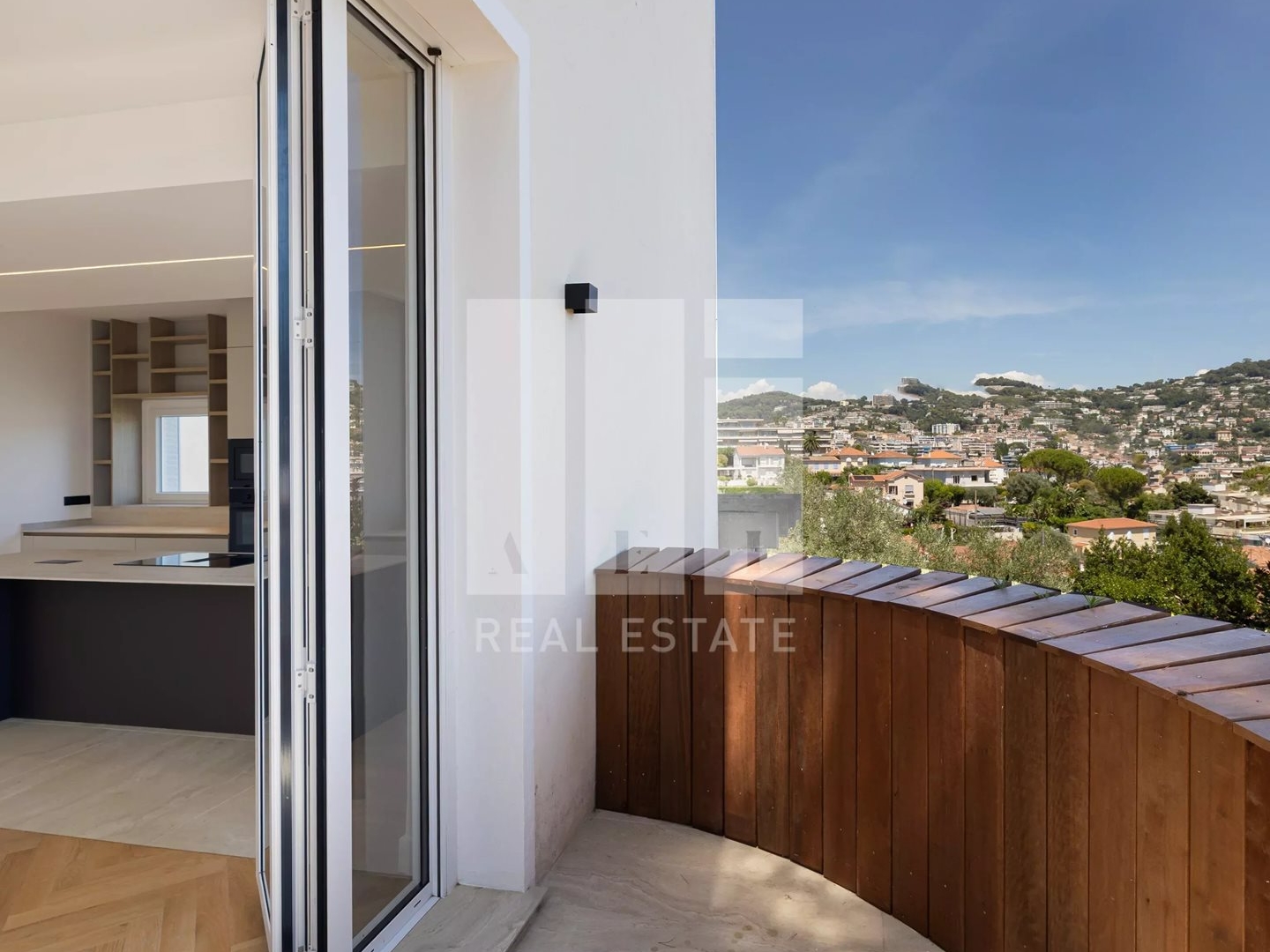Appartement à vendre - 5 pièces - 181m2 - Le Cannet (06110)