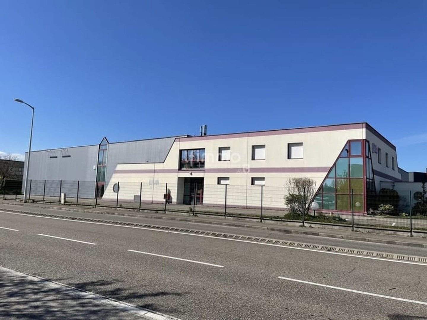 Immeuble à vendre - 20 pièces - 2689m2 - Wittenheim (68270)