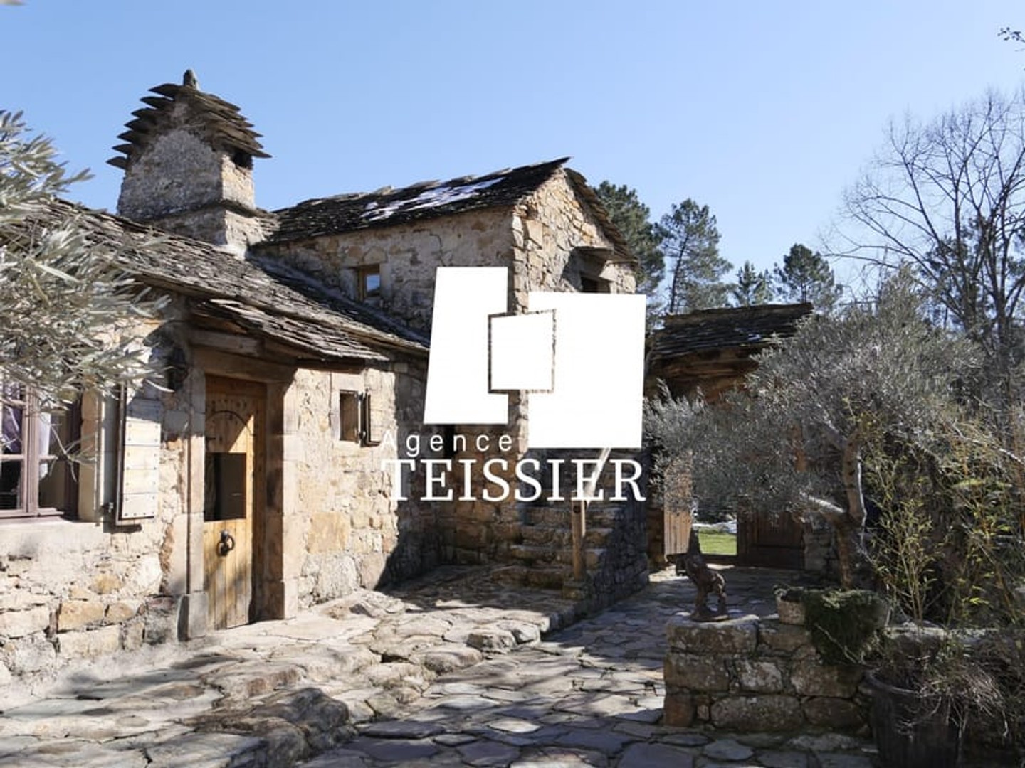 Maison 18 pièces 270 m²