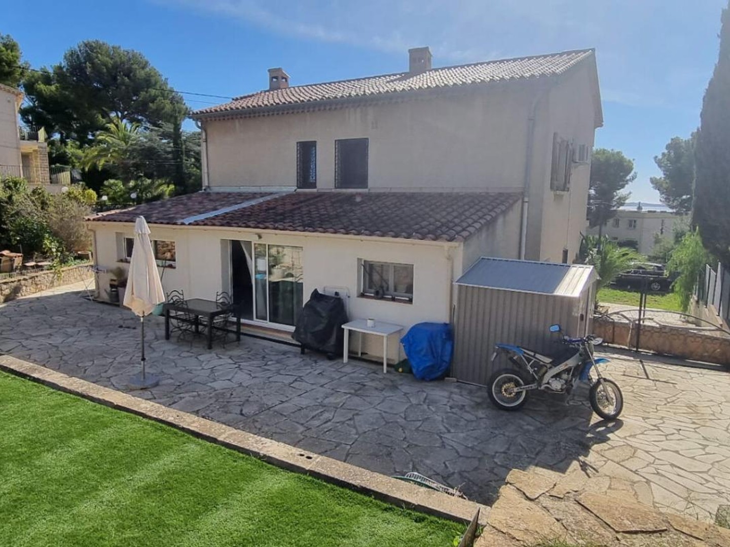 IMMEUBLE EN COPRO DE TROIS LOGEMENTS RENOVES
