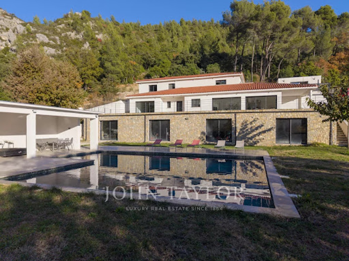 Maison 329 m²