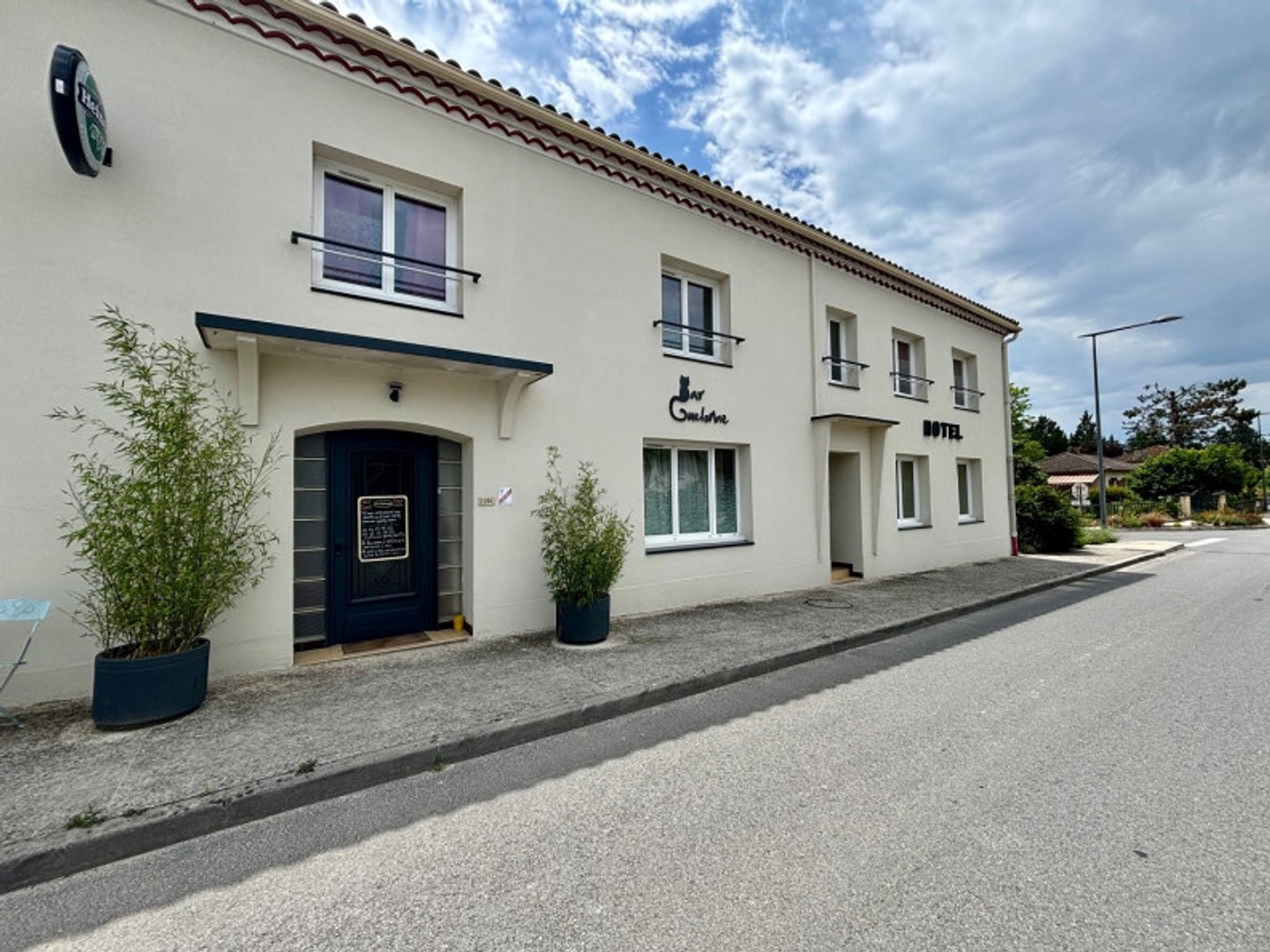 Magasin à vendre - 16 pièces - 462m2 - Montcuq-En-Quercy... (46800)