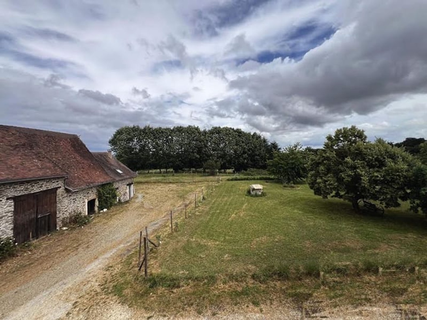 Maison à vendre - 8 pièces - 115m2 - Jumilhac-Le-Grand (24630)