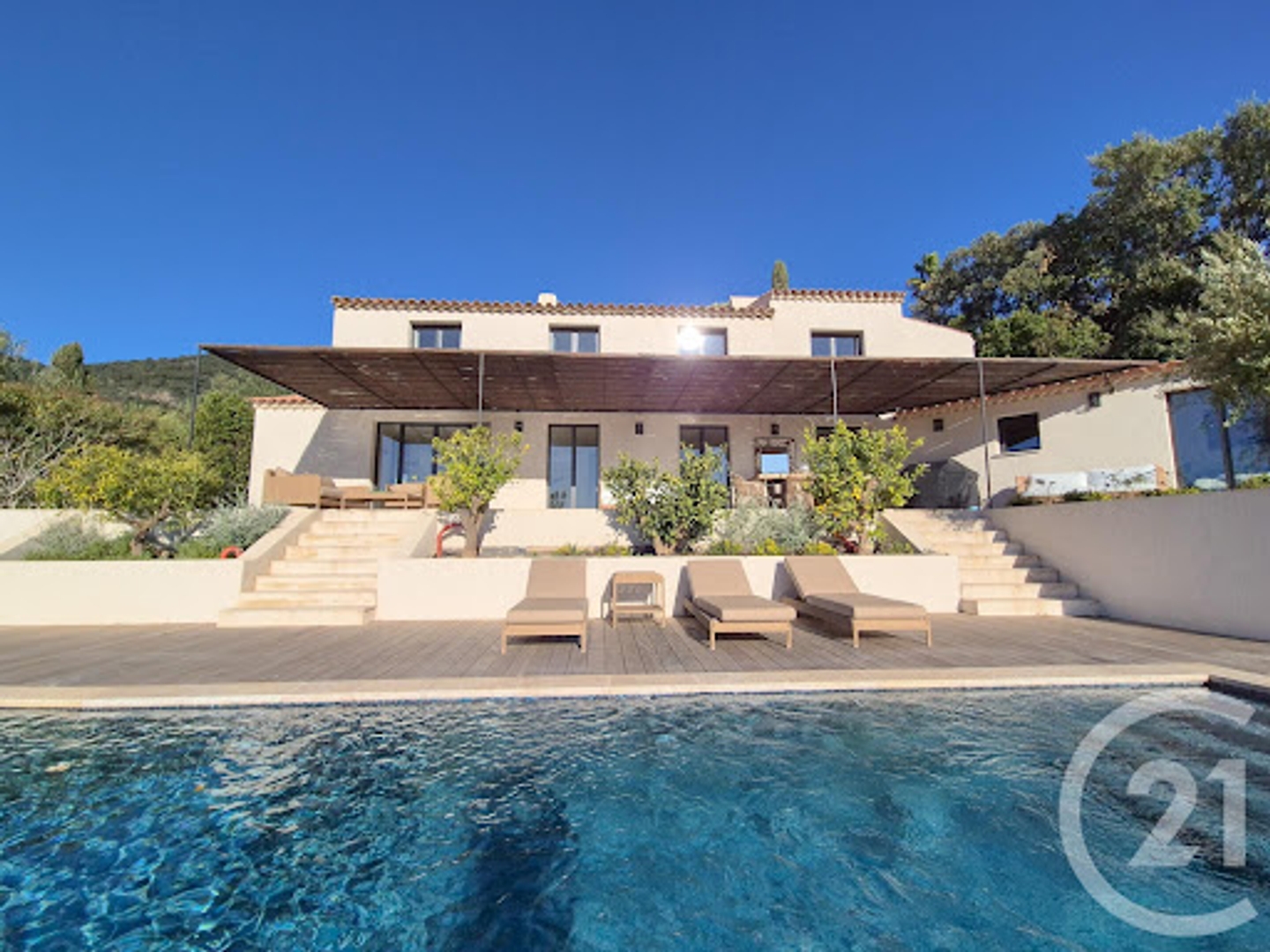 Maison à vendre - 6 pièces - 210m2 - Cavalaire-Sur-Mer (83240)