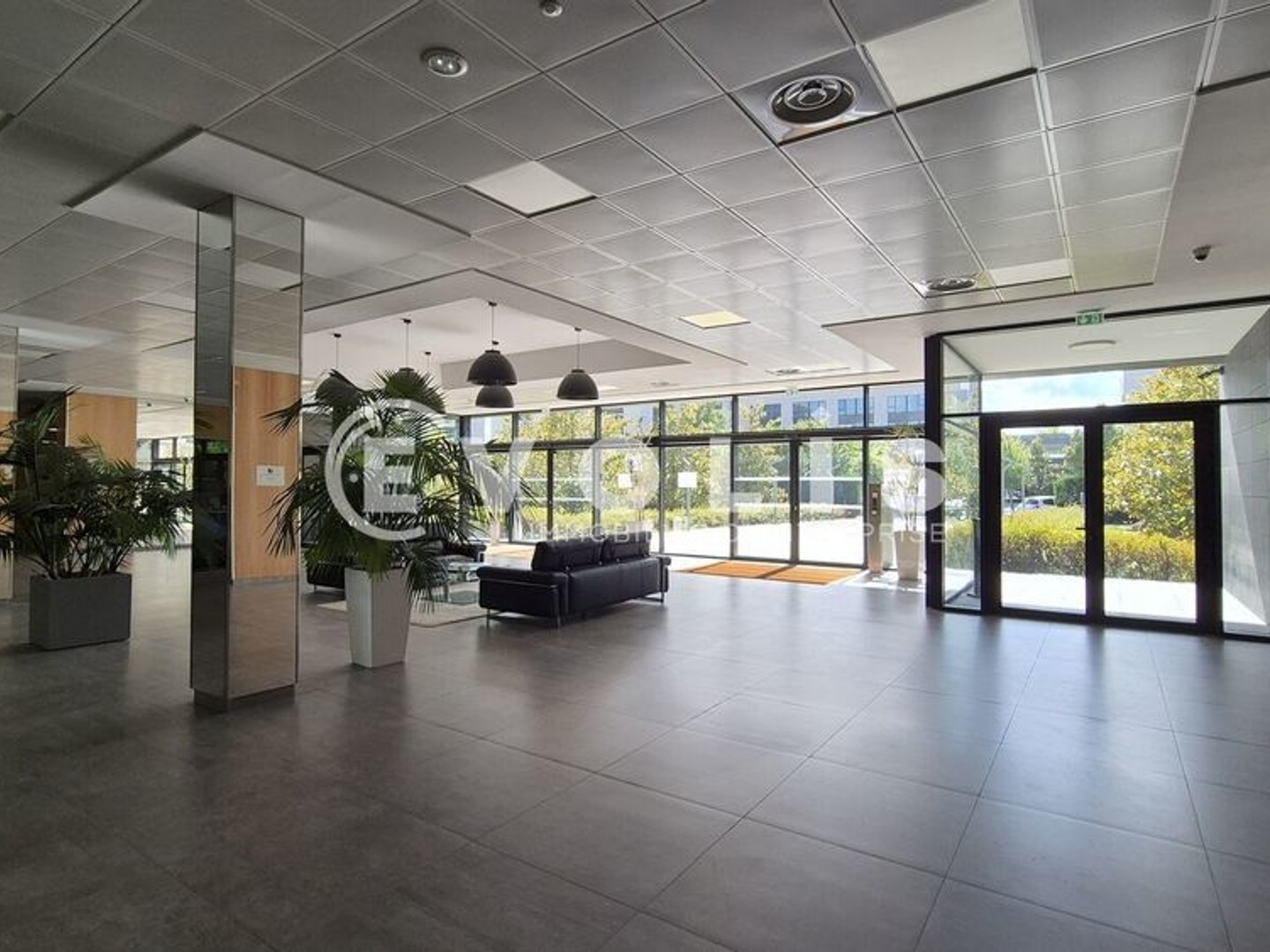 Bureaux à vendre - 1701m2 - Jossigny (77600)