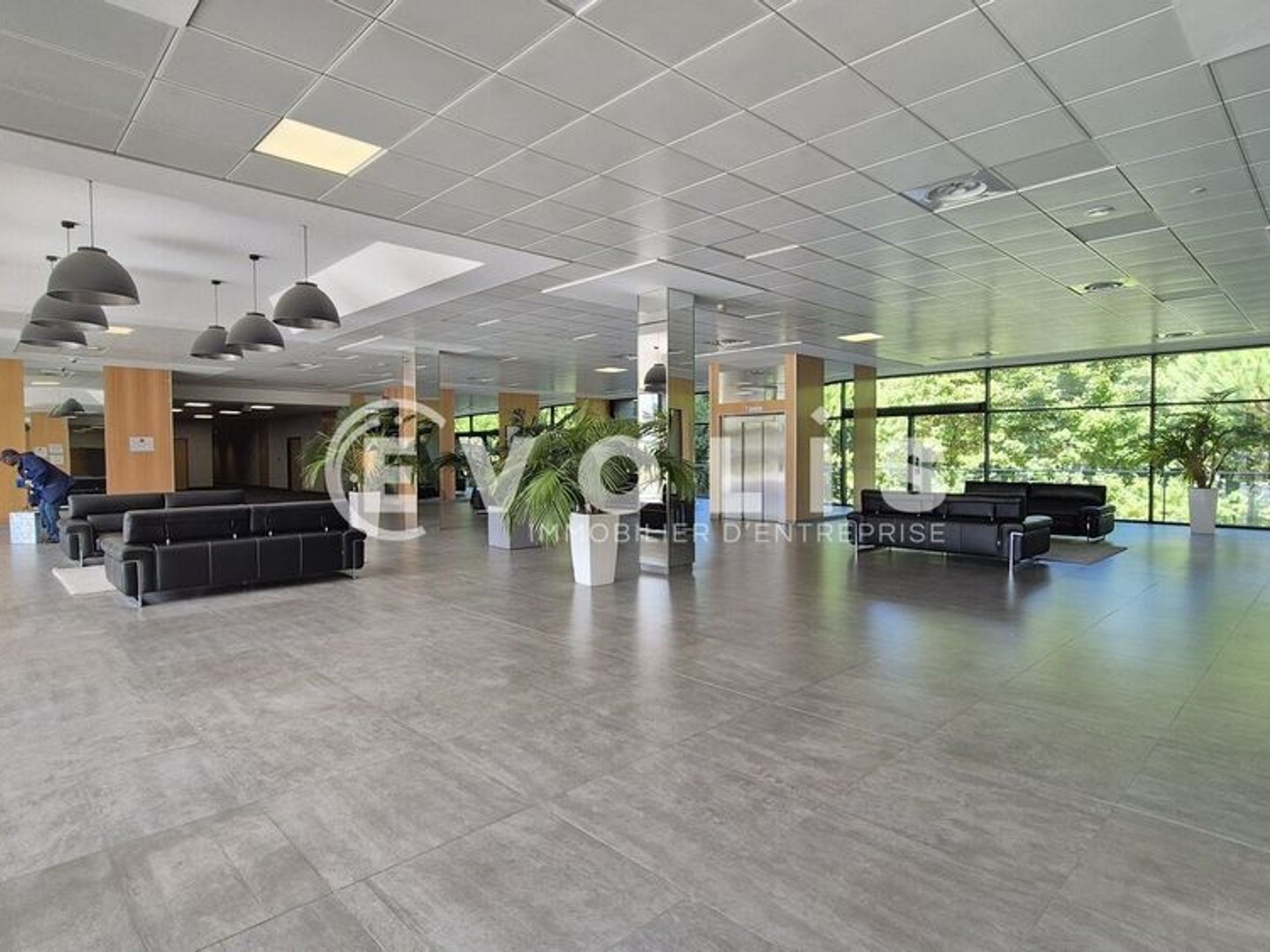 Bureaux à vendre - 1701m2 - Jossigny (77600)