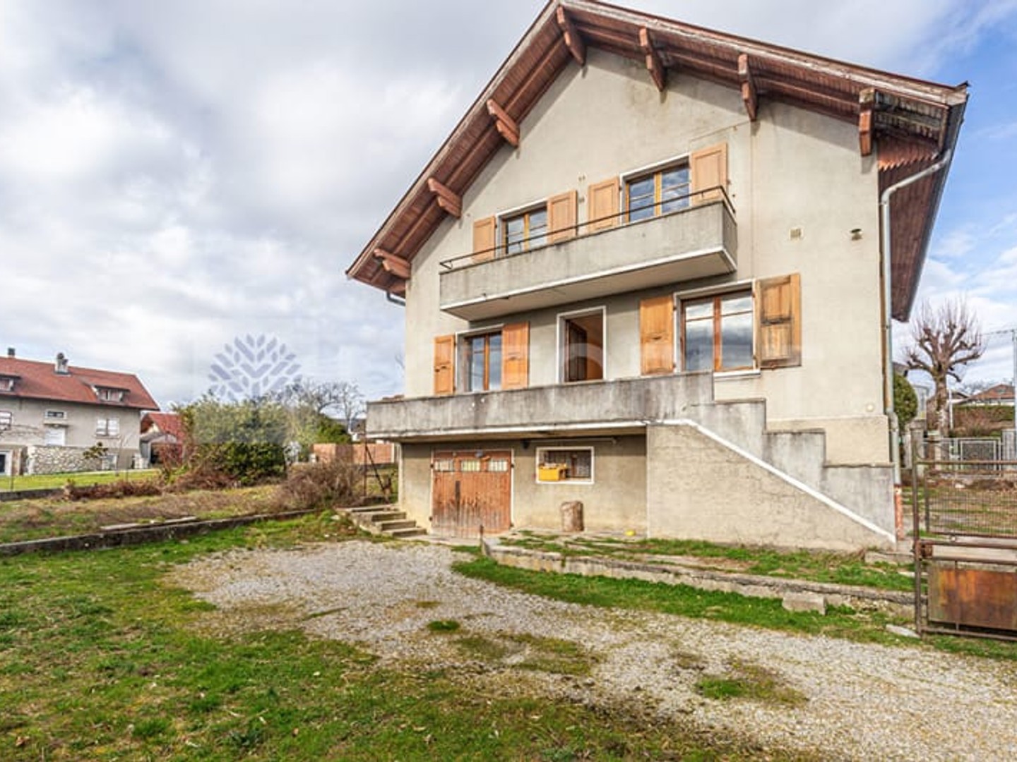 AGENCE IMMOBILIERE LAFORET - 'NYSSA' - ANNECY-LE-VIEUX - MAISON INDIVIDUELLE de 139,01m² - TERRAIN de 665m² - SOUS-SOL COMPLET - GARAGE - COMBLES AMENAGEABLES - 4 NIVEAUX