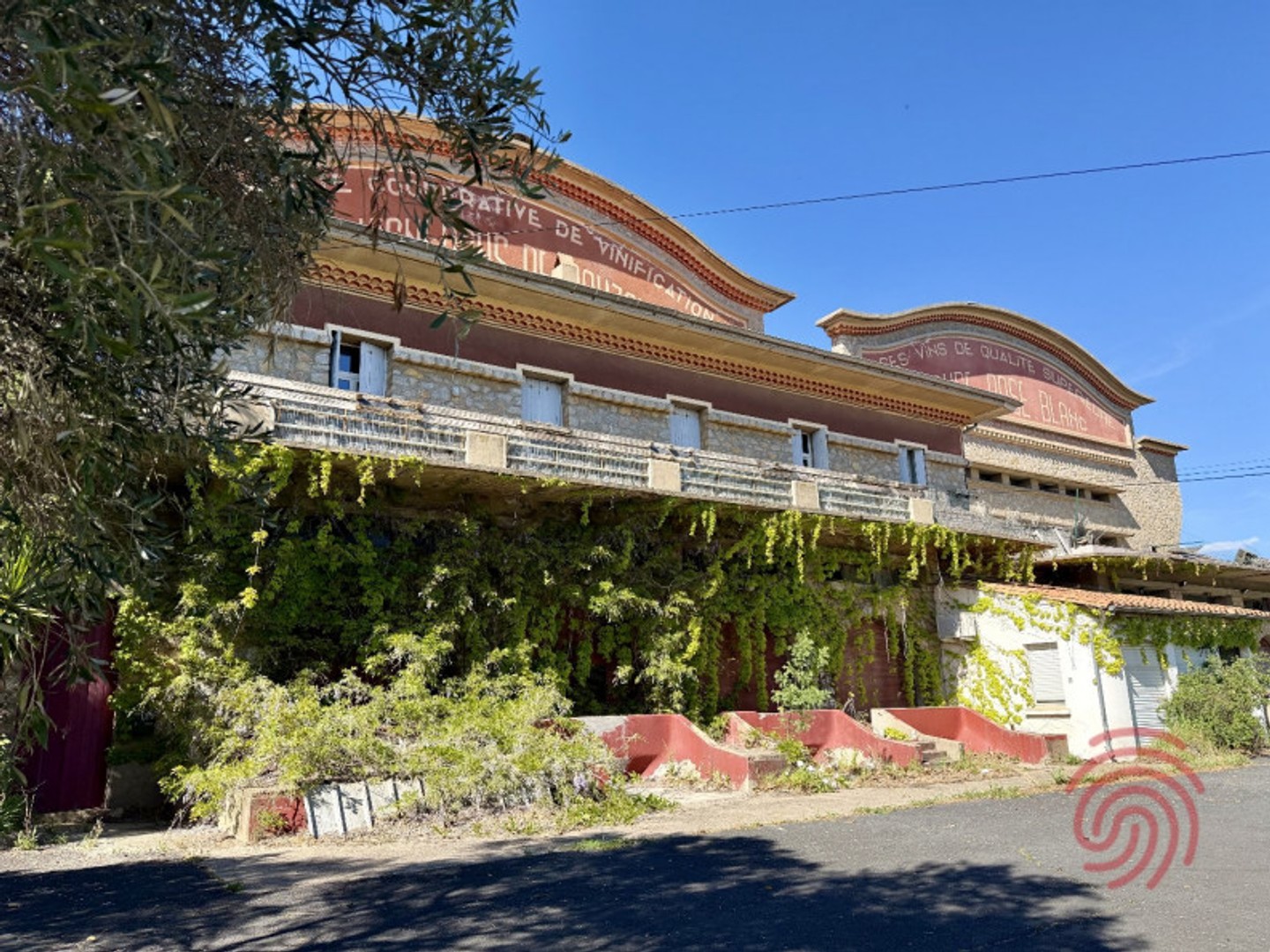 Parking / garage / box à vendre - 3000m2 - Béziers (34500)