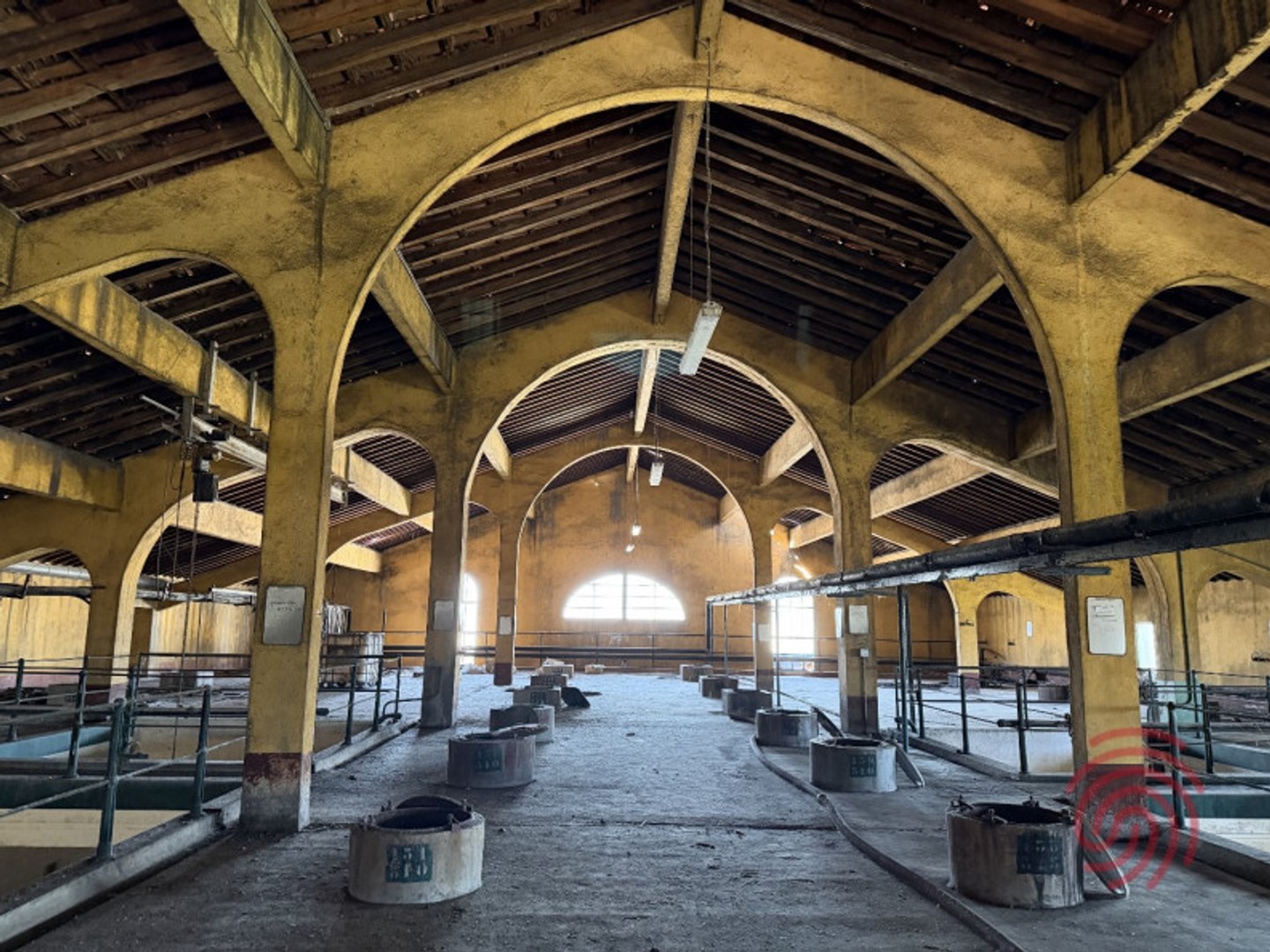 Parking / garage / box à vendre - 3000m2 - Béziers (34500)