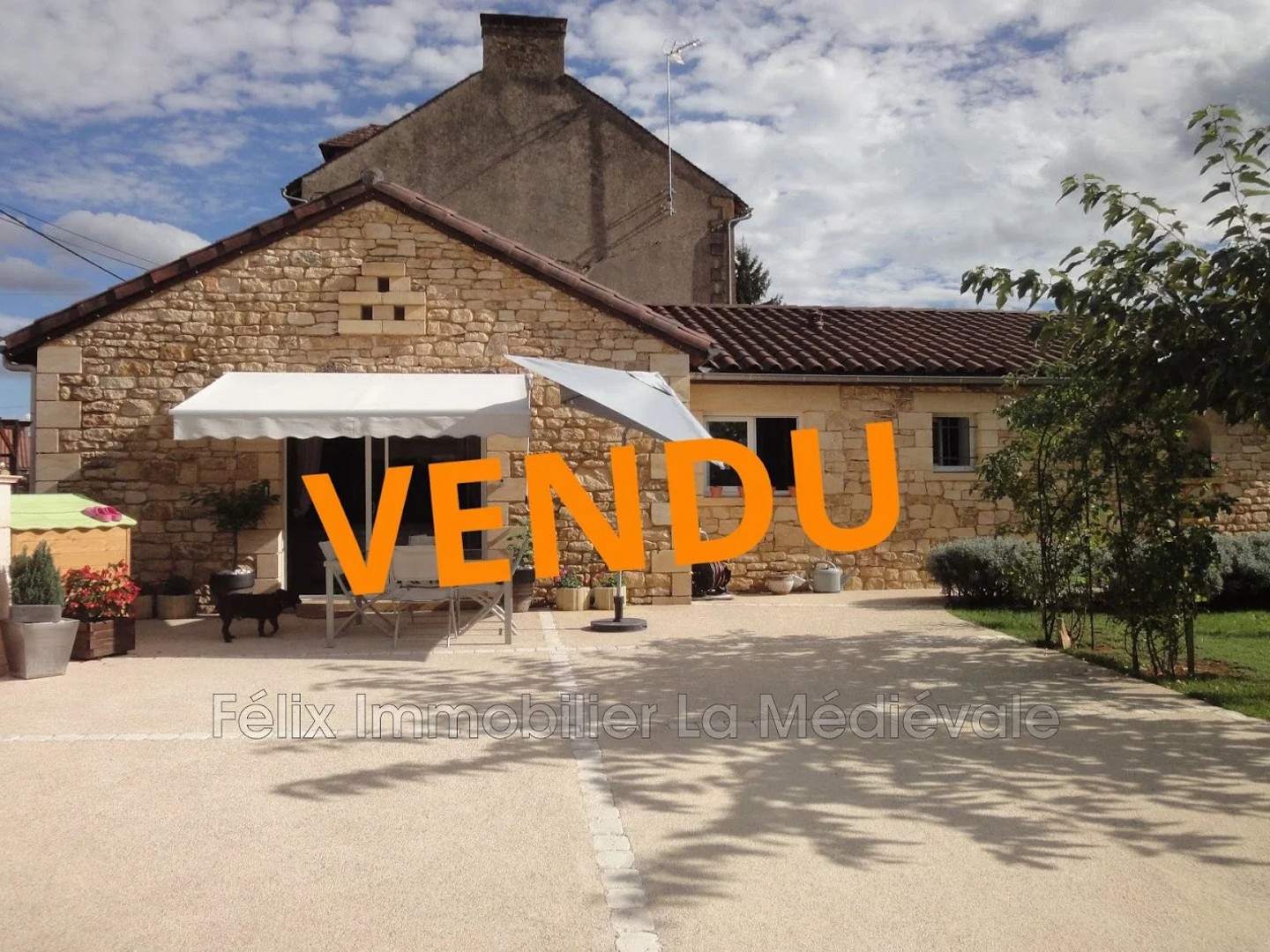 Maison à vendre - 4 pièces - 105m2 - Sarlat-La-Canéda (24200)