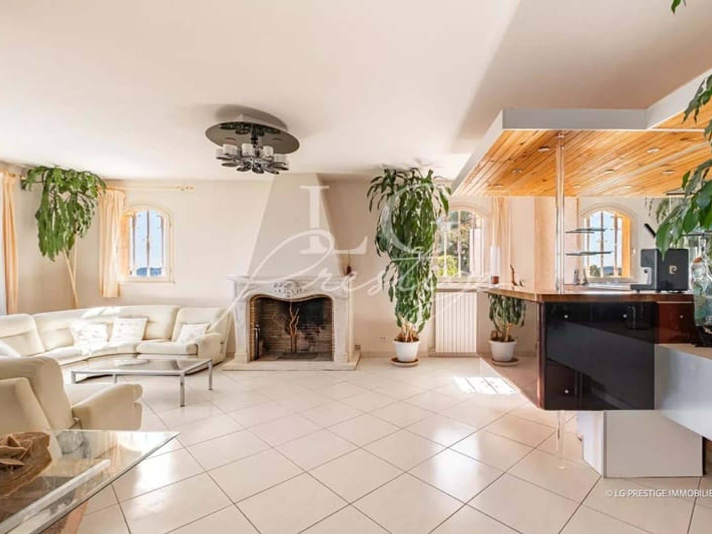 Maison à vendre - 7 pièces - 380m2 - Mandelieu-La-Napoule (06210)