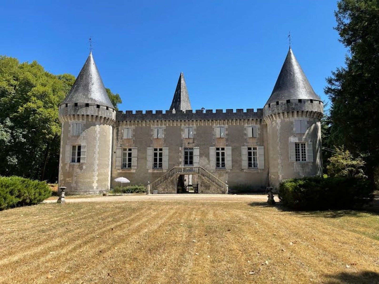 Château 43 pièces 870 m²