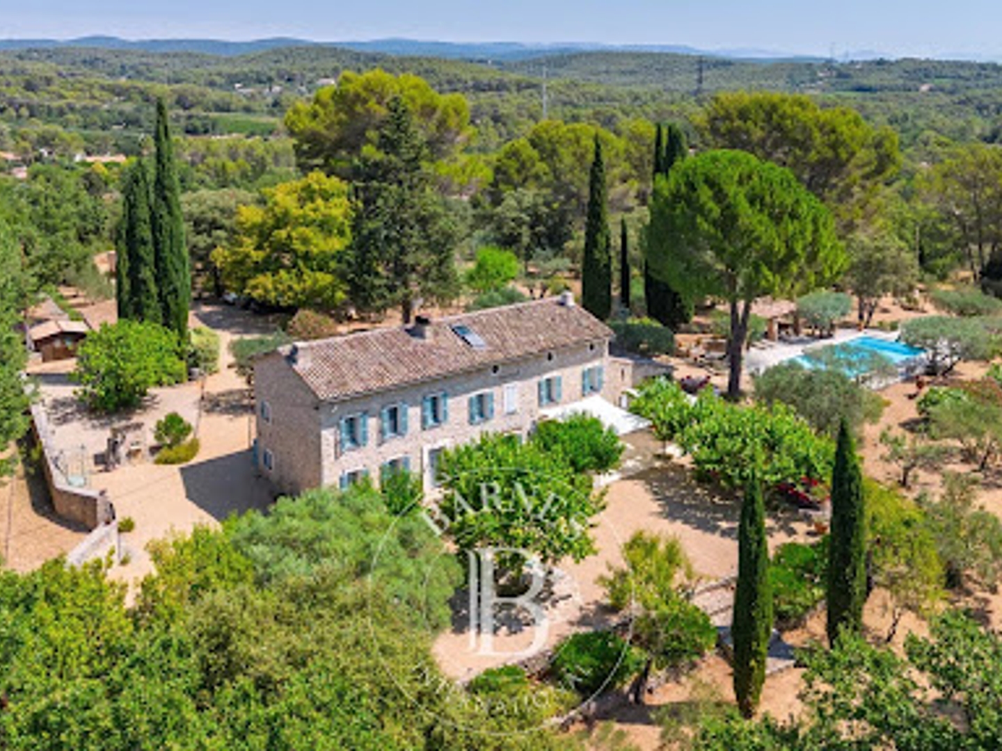 Propriété 10 pièces 415 m²