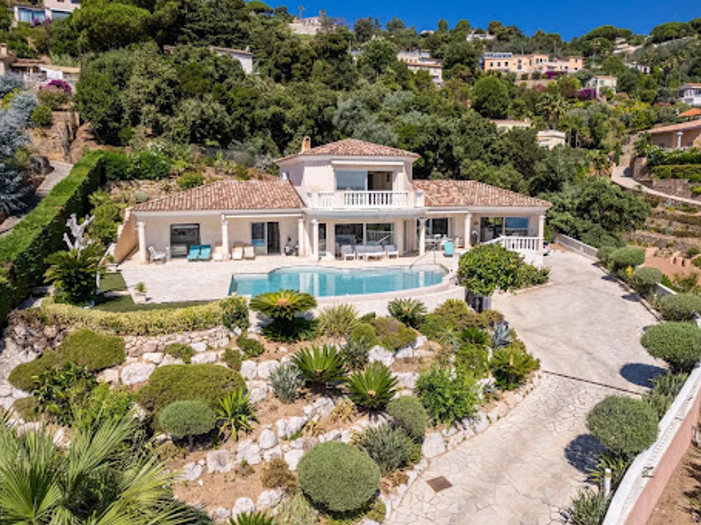Villa 6 pièces 311 m²