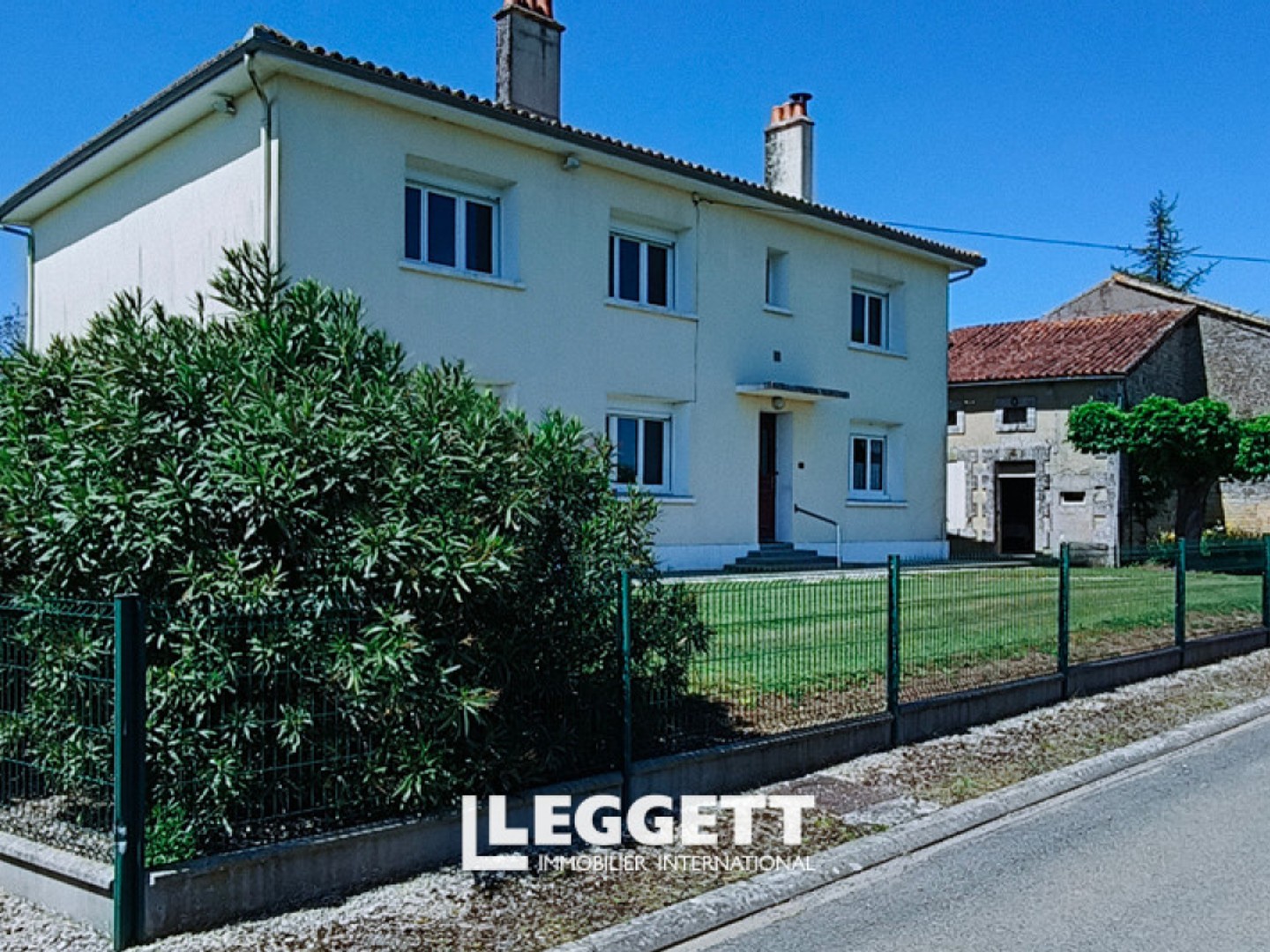 Maison à vendre - 7 pièces - 160m2 - Raix (16240)