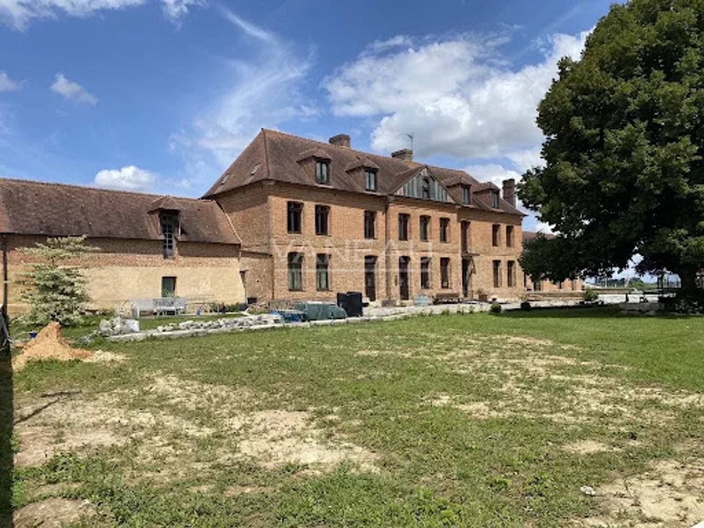 Maison à vendre - 12 pièces - 700m2 - Le Manoir (27460)