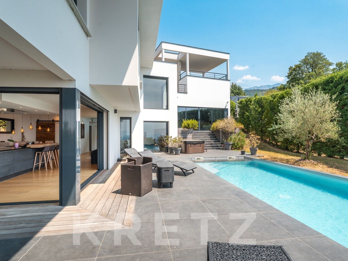 Maison à vendre - 8 pièces - 240m2 - Coublevie (38500)
