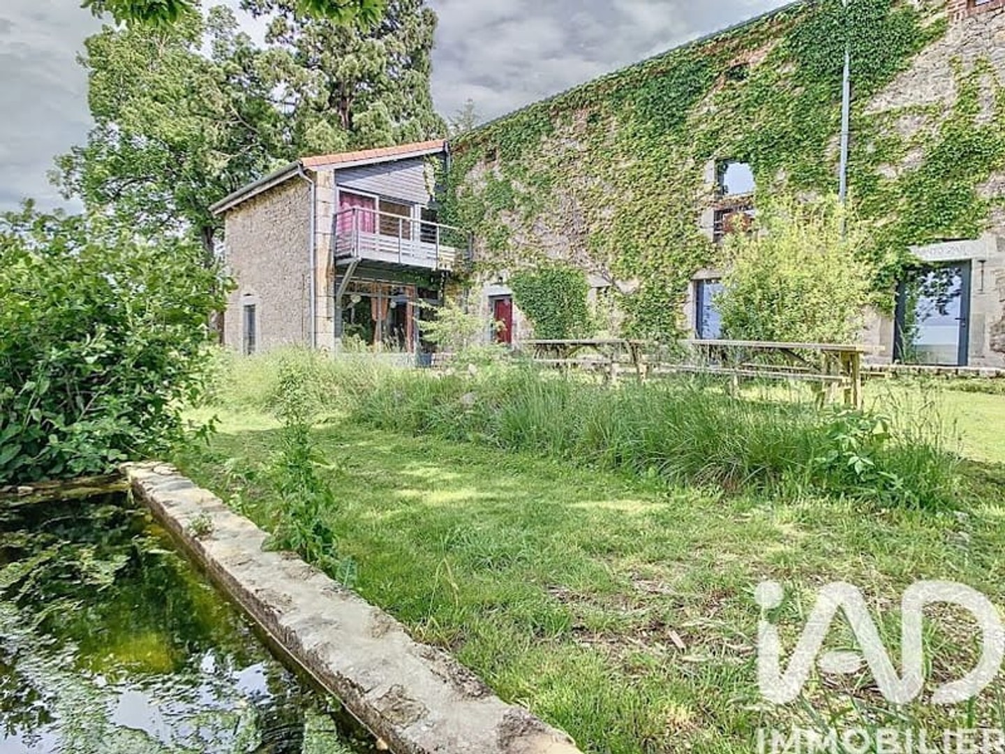 Maison à vendre - 7 pièces - 550m2 - Saint-Genest-Mali... (42660)