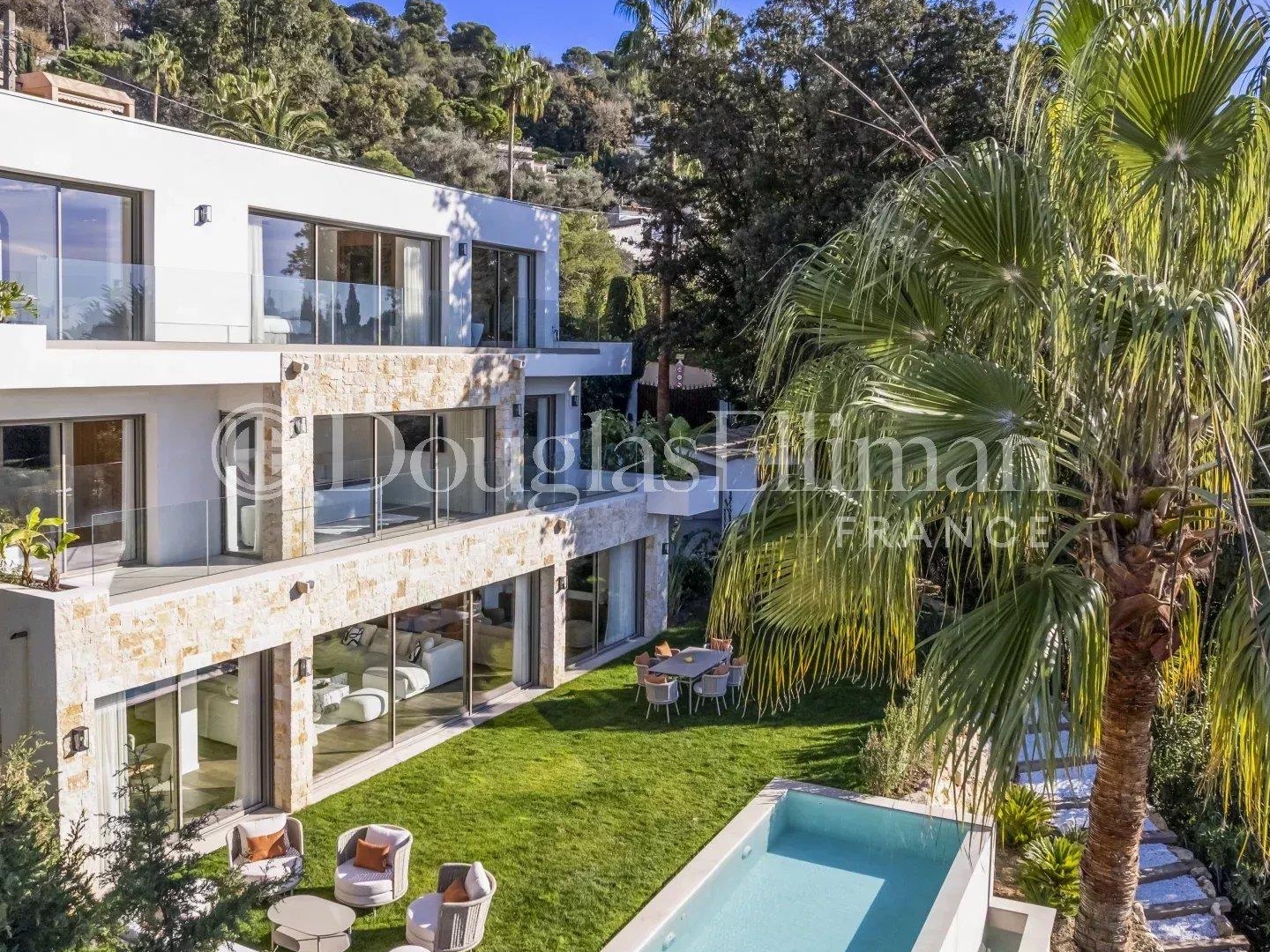 LE CANNET - Villa d'Exception avec Vue Panoramique sur la Méditerranée et la Baie de Cannes