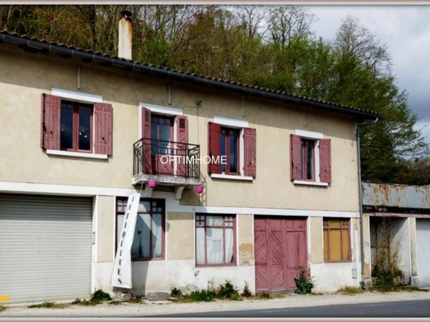 Maison à vendre - 6 pièces - 142m2 - Aubeterre-Sur-Dronne (16390)