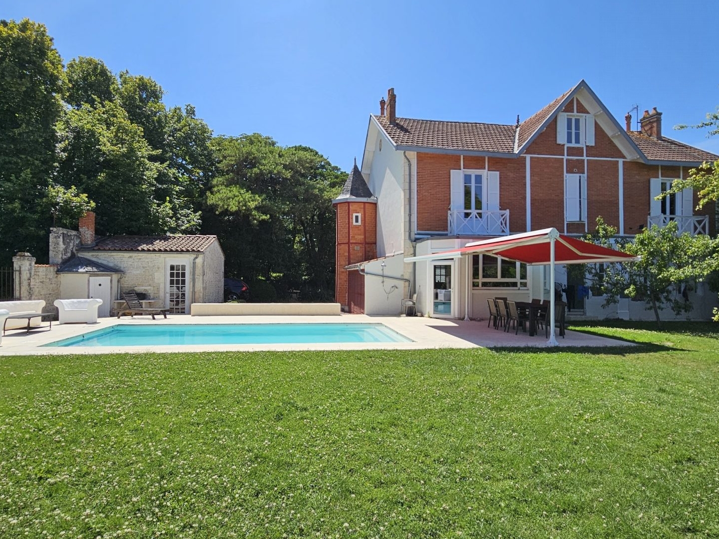 Maison à vendre - 8 pièces - 243m2 - La Rochelle (17000)