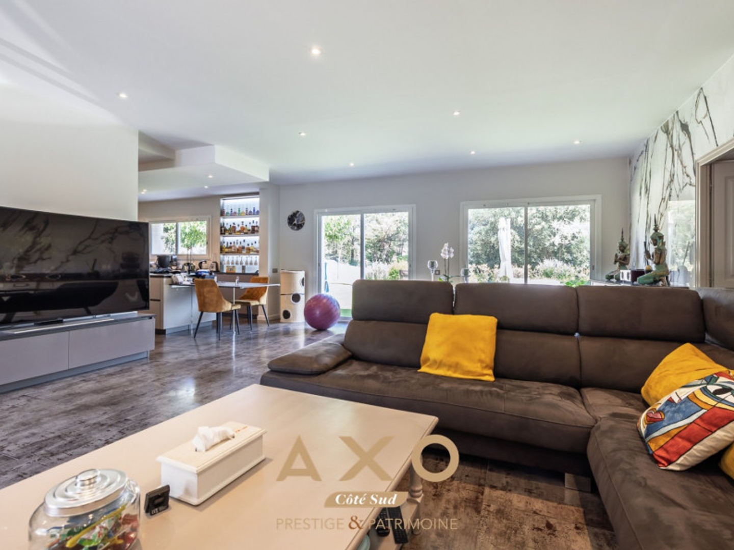 Maison à vendre - 10 pièces - 360m2 - Mimet (13105)