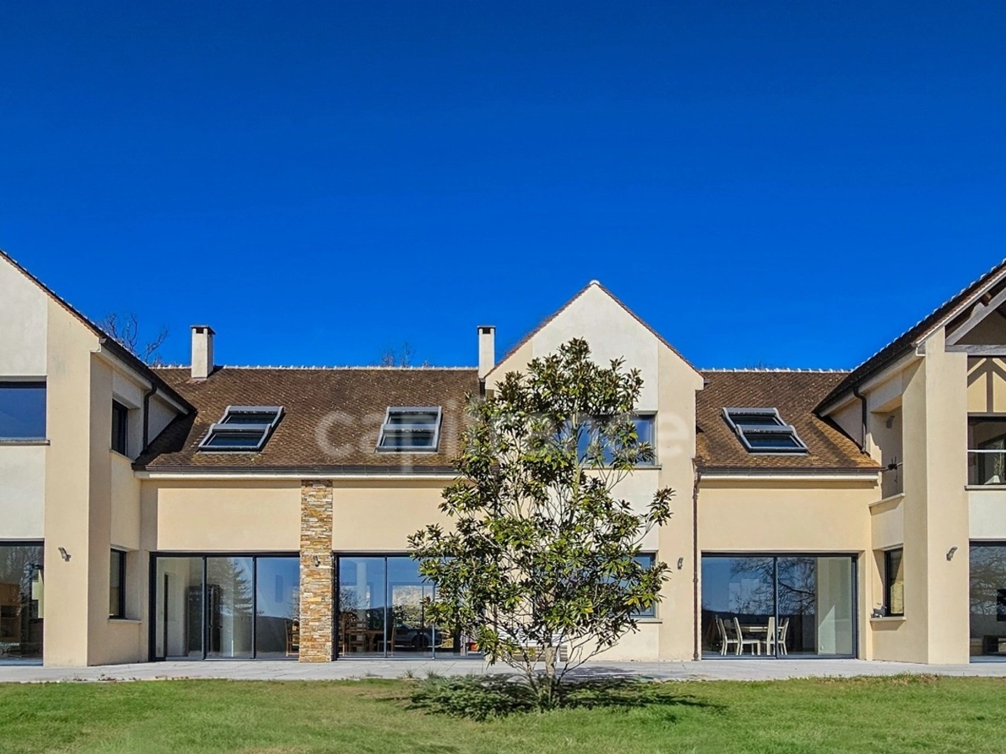 Propriété 21 pièces 696 m²