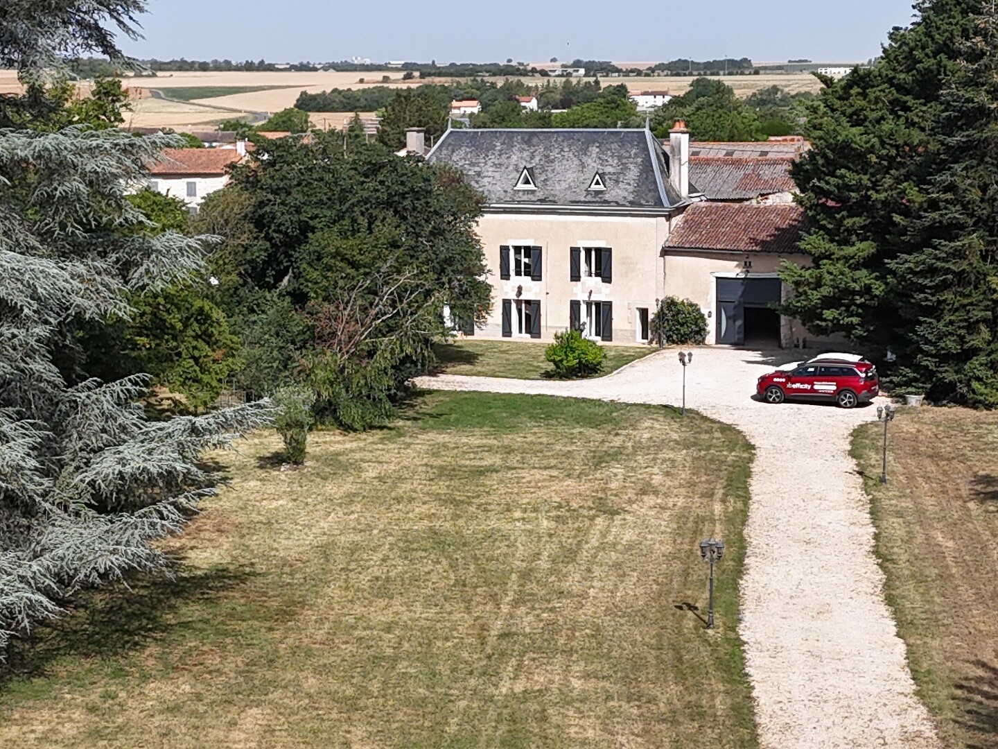 Maison à vendre - 7 pièces - 245m2 - Champigny En Roch... (86170)