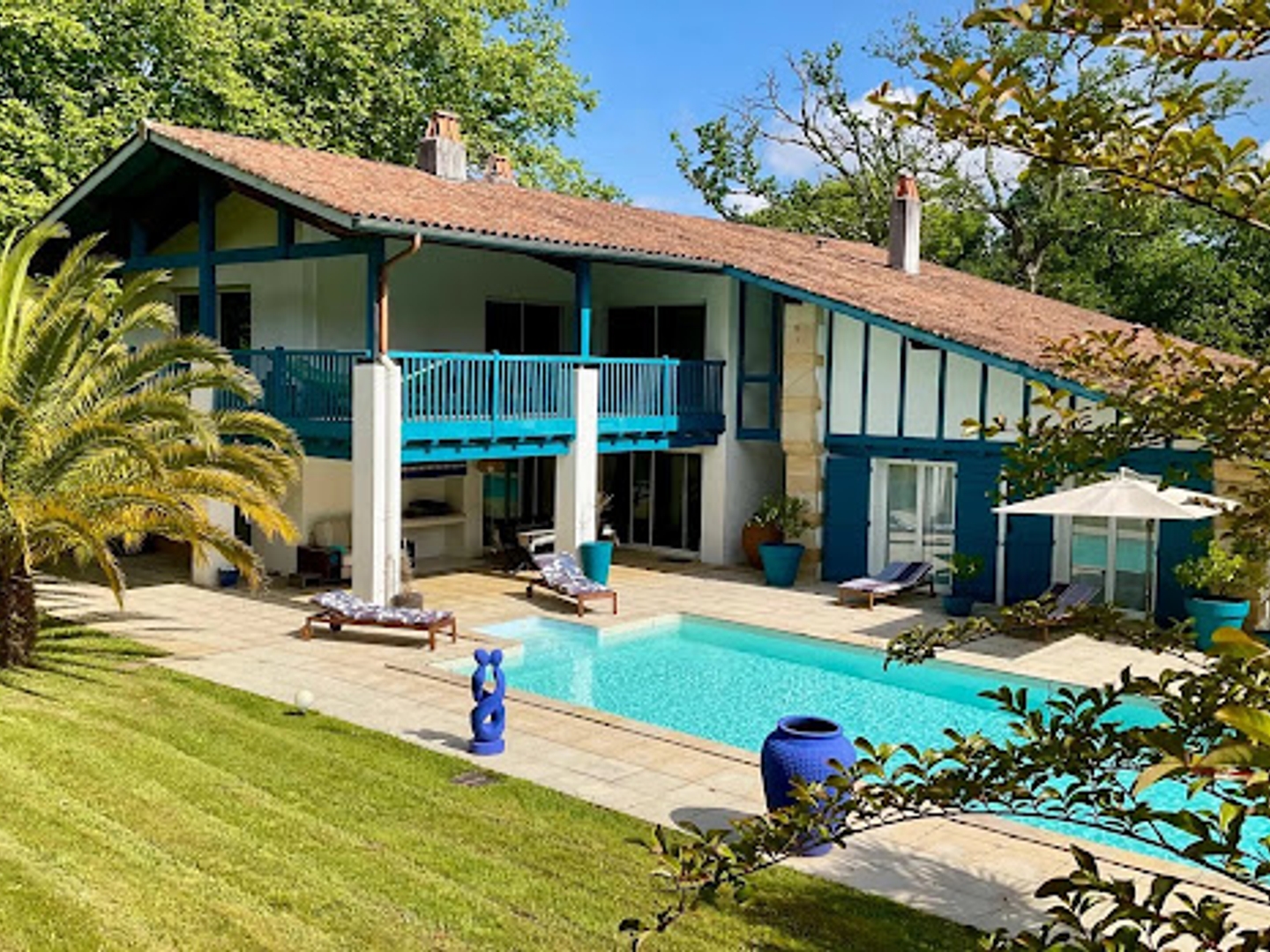 Maison 7 pièces 300 m²