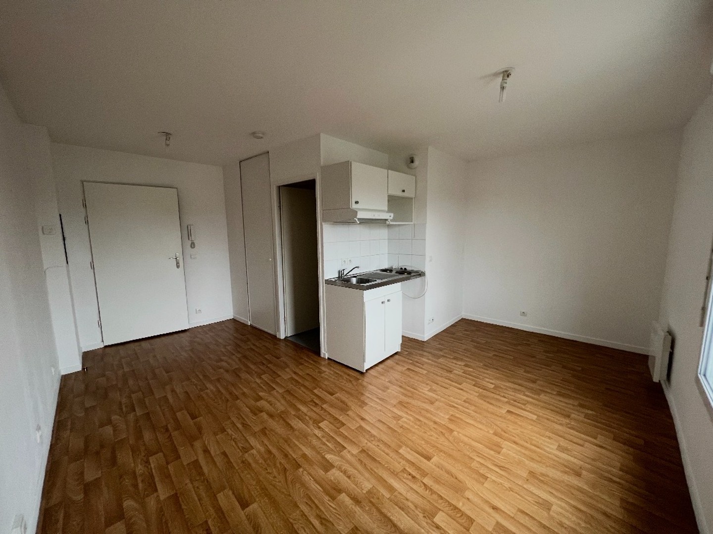 Appartement à vendre - 1 pièce - 23m2 - Corbeil-Essonnes (91100)