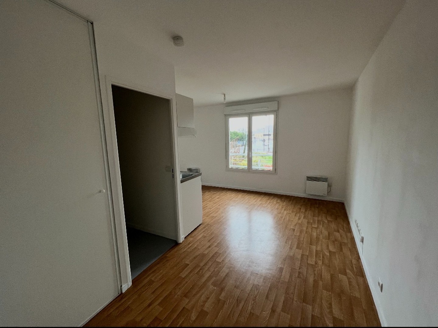 Appartement à vendre - 1 pièce - 23m2 - Corbeil-Essonnes (91100)