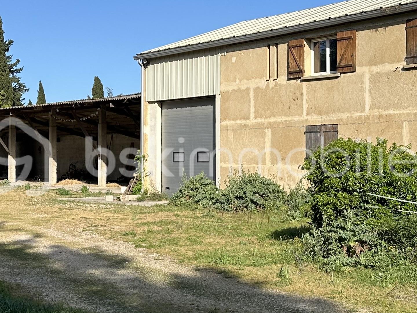 Locaux à vendre - 6 pièces - 225m2 - Montfrin (30490)