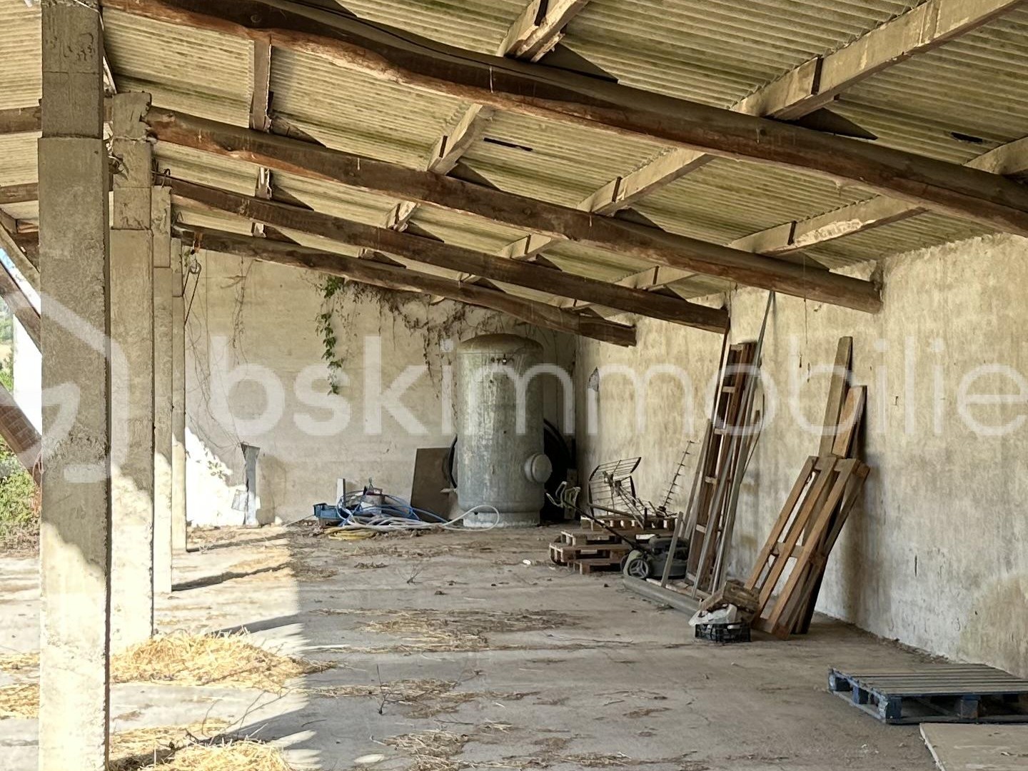 Locaux à vendre - 6 pièces - 225m2 - Montfrin (30490)