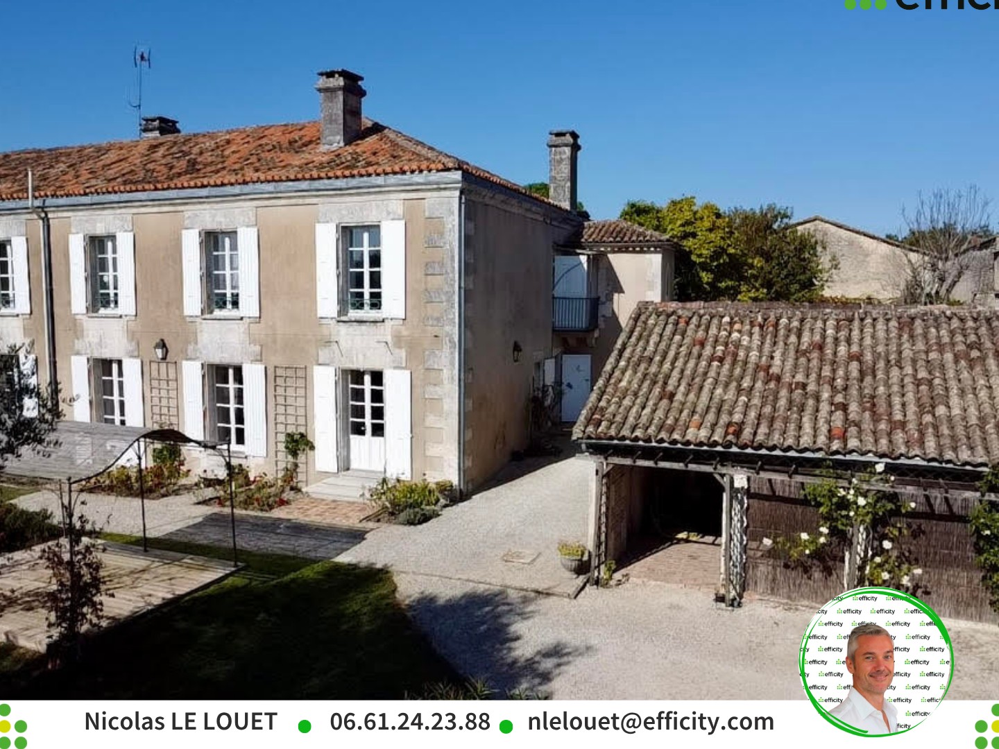 Maison à vendre - 10 pièces - 290m2 - Anais (16560)