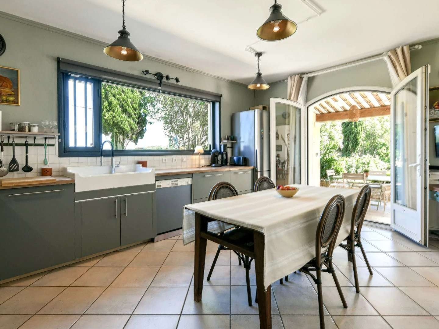 Maison à vendre - 8 pièces - 177m2 - Uzès (30700)