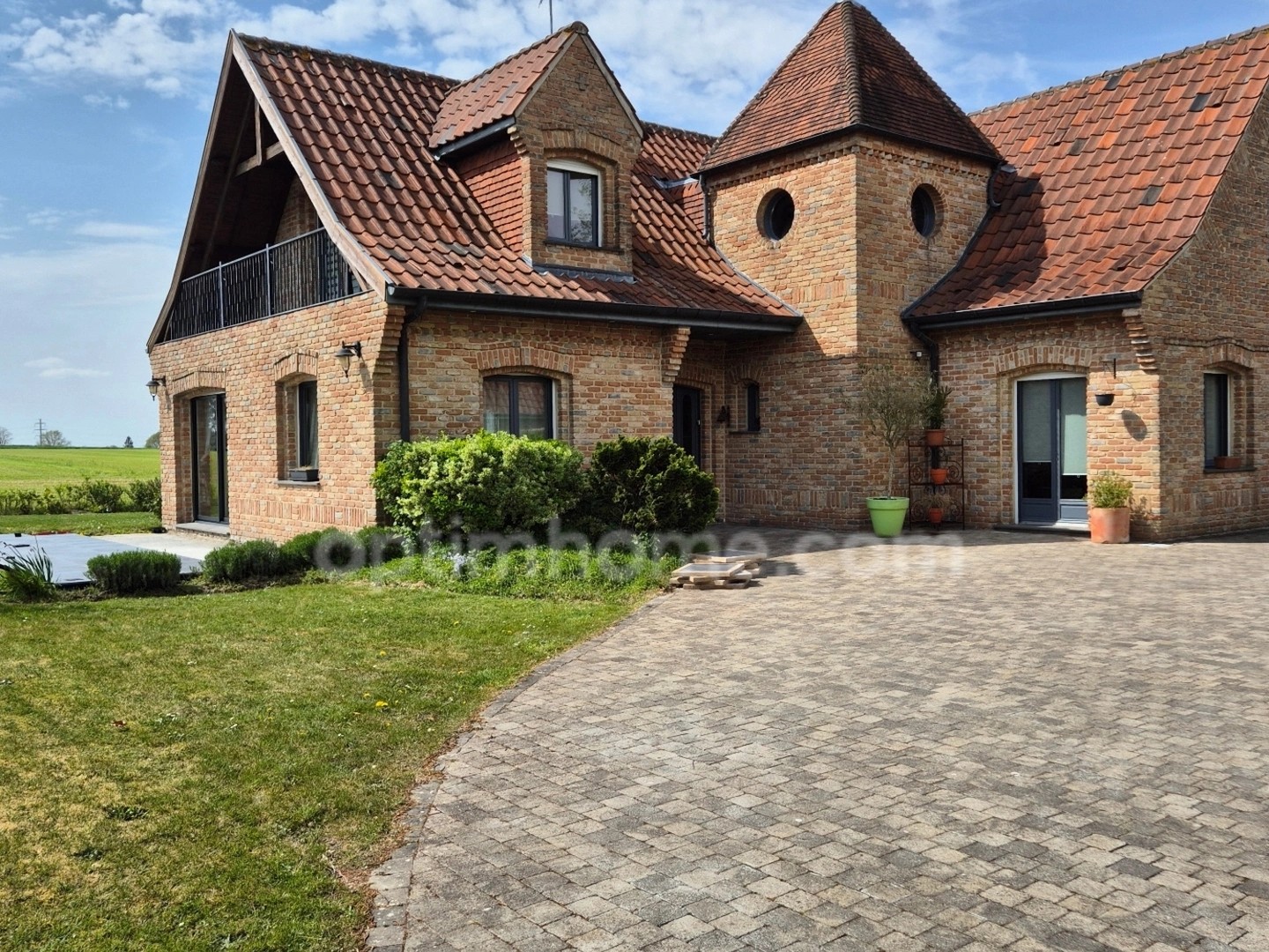 Maison individuelle 208m2 hab vue champs sur parcelle de 1100m2