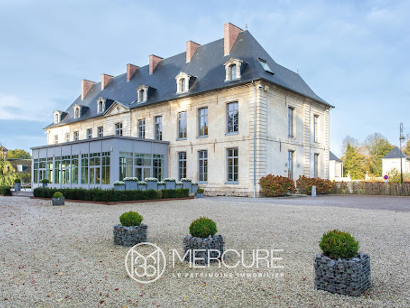 Château 20 pièces 900 m²