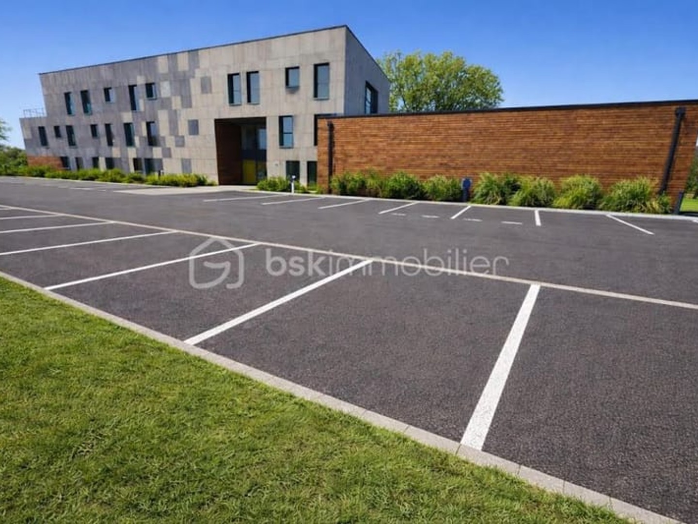 Bureaux 1383 m²