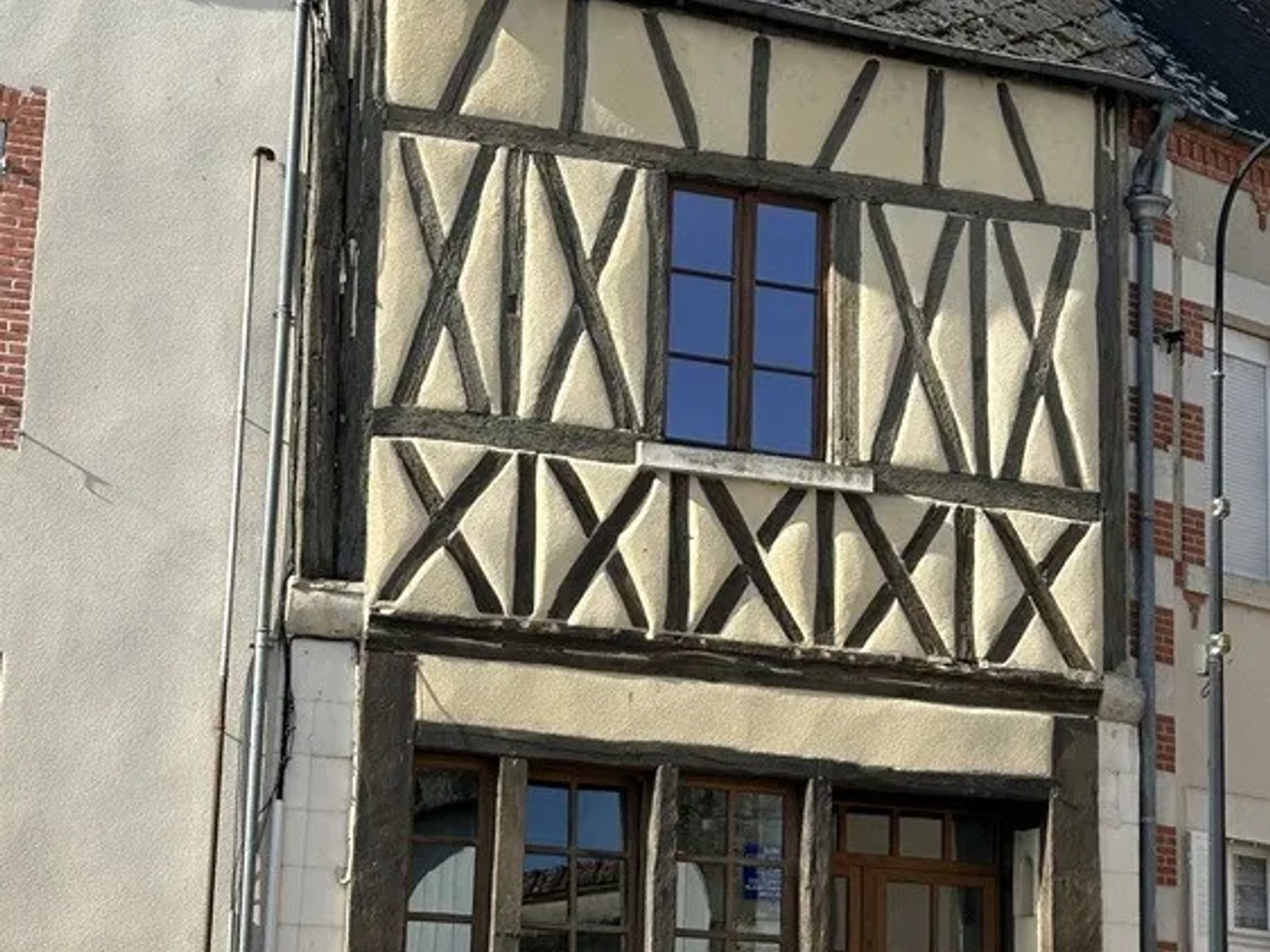 Maison à vendre - 4 pièces - 138m2 - Aubigny-Sur-Nère (18700)