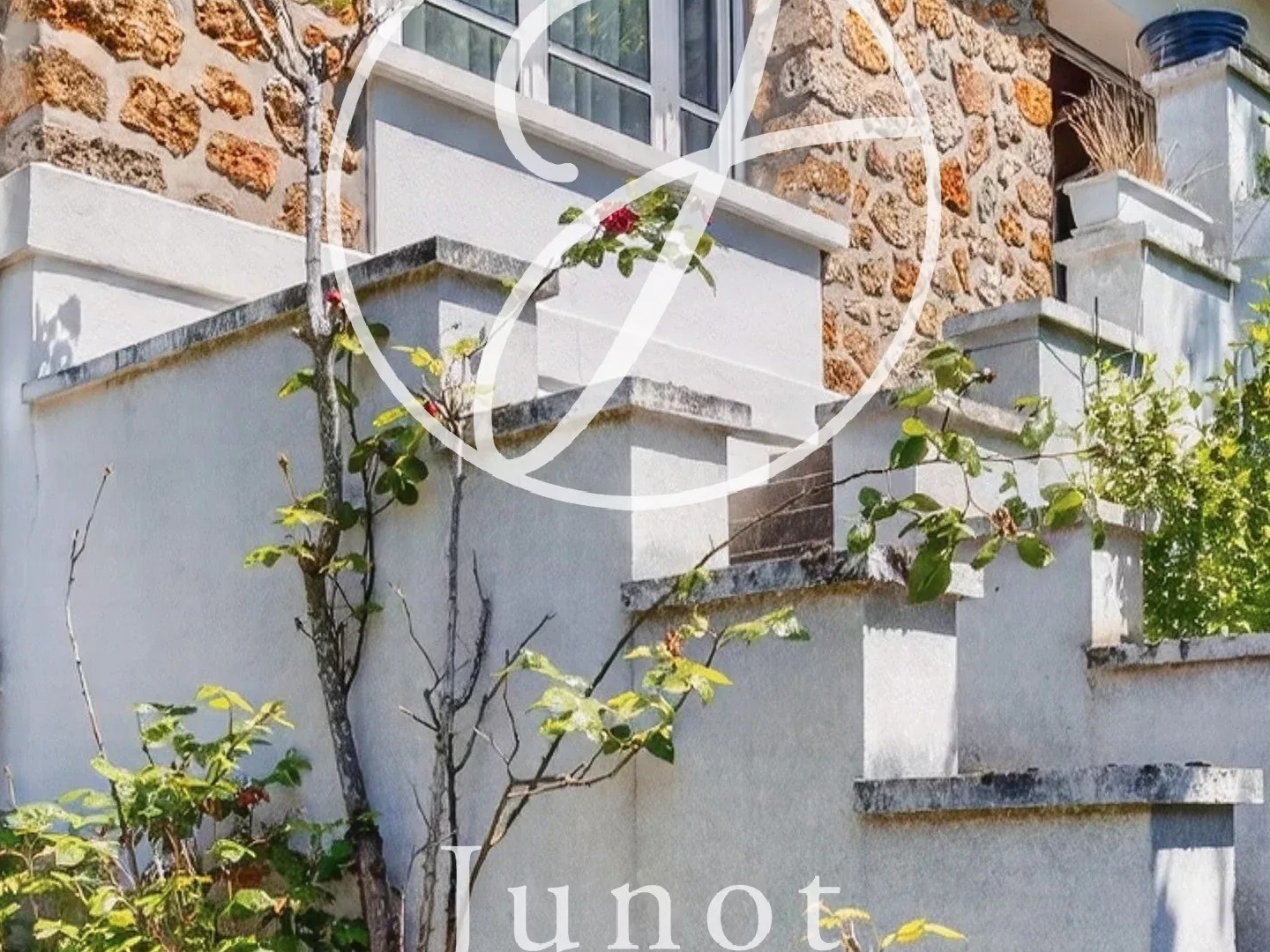 Garches - CENTRE VILLE - Maison 4 chambres de 154m² - Terrain 946m²