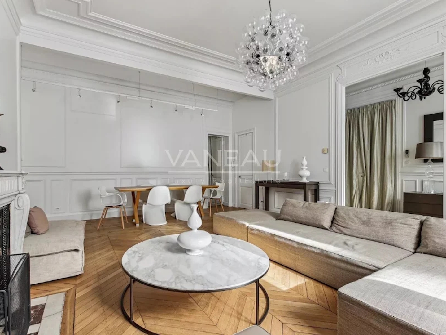 Appartement à vendre - 4 pièces - 124m2 - Paris 16e (75016)