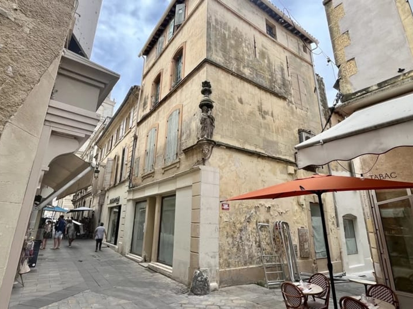 Immeuble à vendre - 8 pièces - 182m2 - Arles (13200)