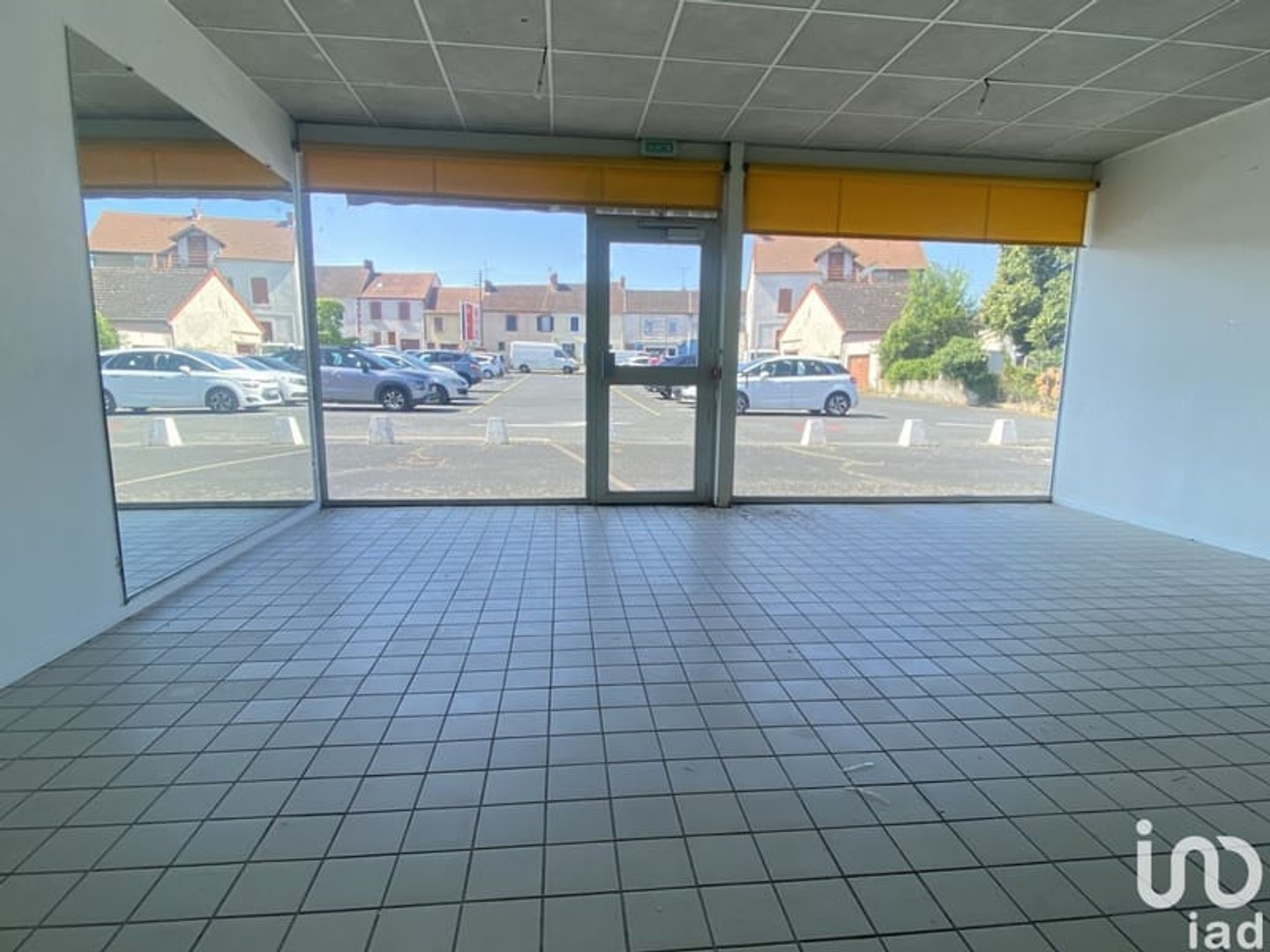 Magasin à vendre - 76m2 - Désertines (03630)