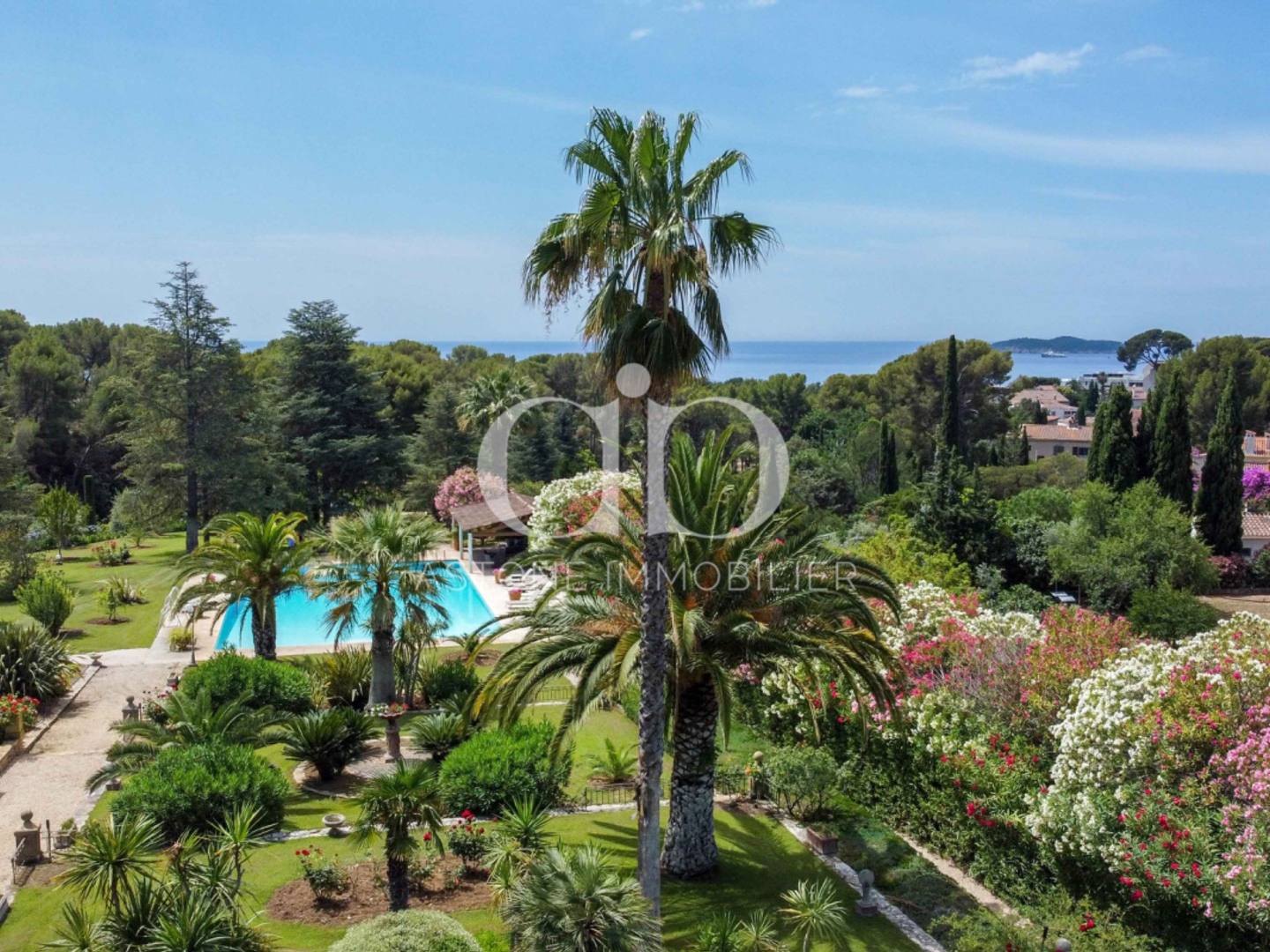 Appartement à vendre - 4 pièces - 163m2 - La Ciotat (13600)
