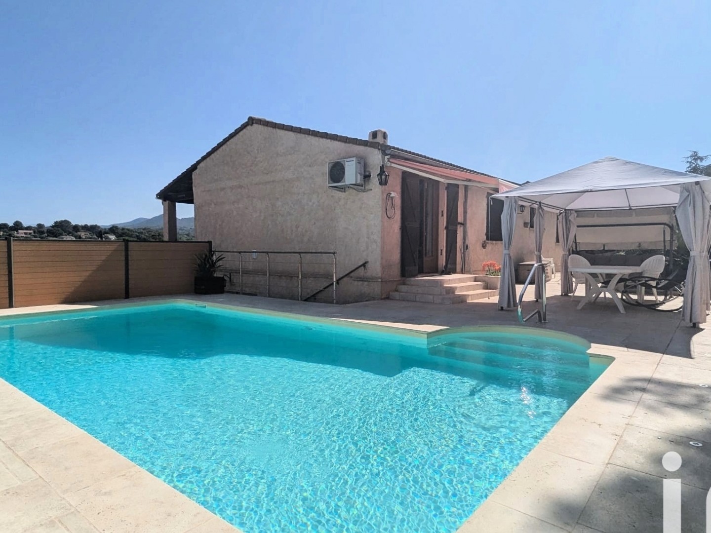 Maison à vendre - 5 pièces - 105m2 - Fréjus (83600)