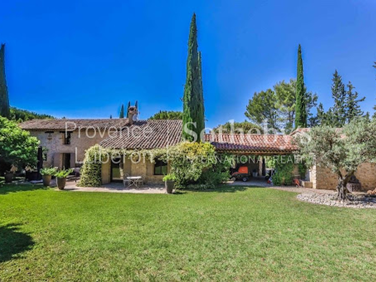 Maison à vendre - 14 pièces - 495m2 - Apt (84400)