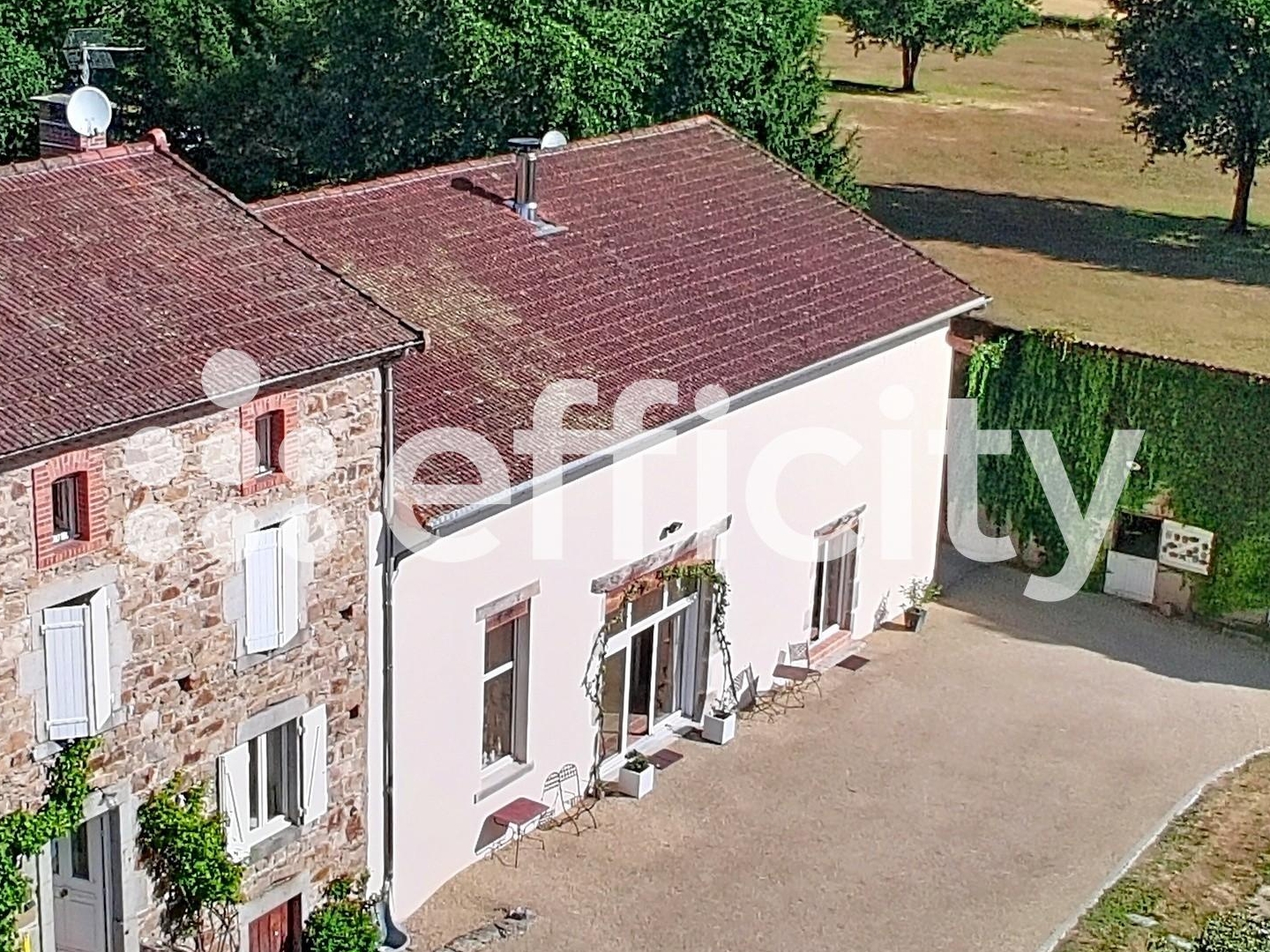 Maison 10 pièces 380 m²