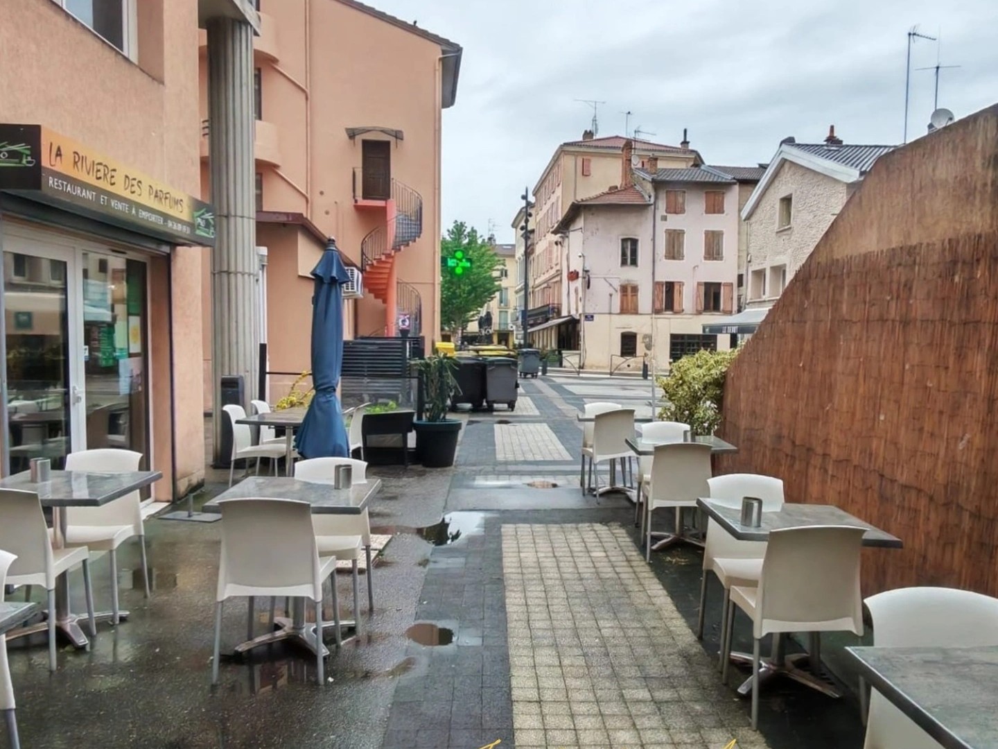 Magasin à vendre - 5 pièces - 170m2 - Bourgoin-Jallieu (38300)