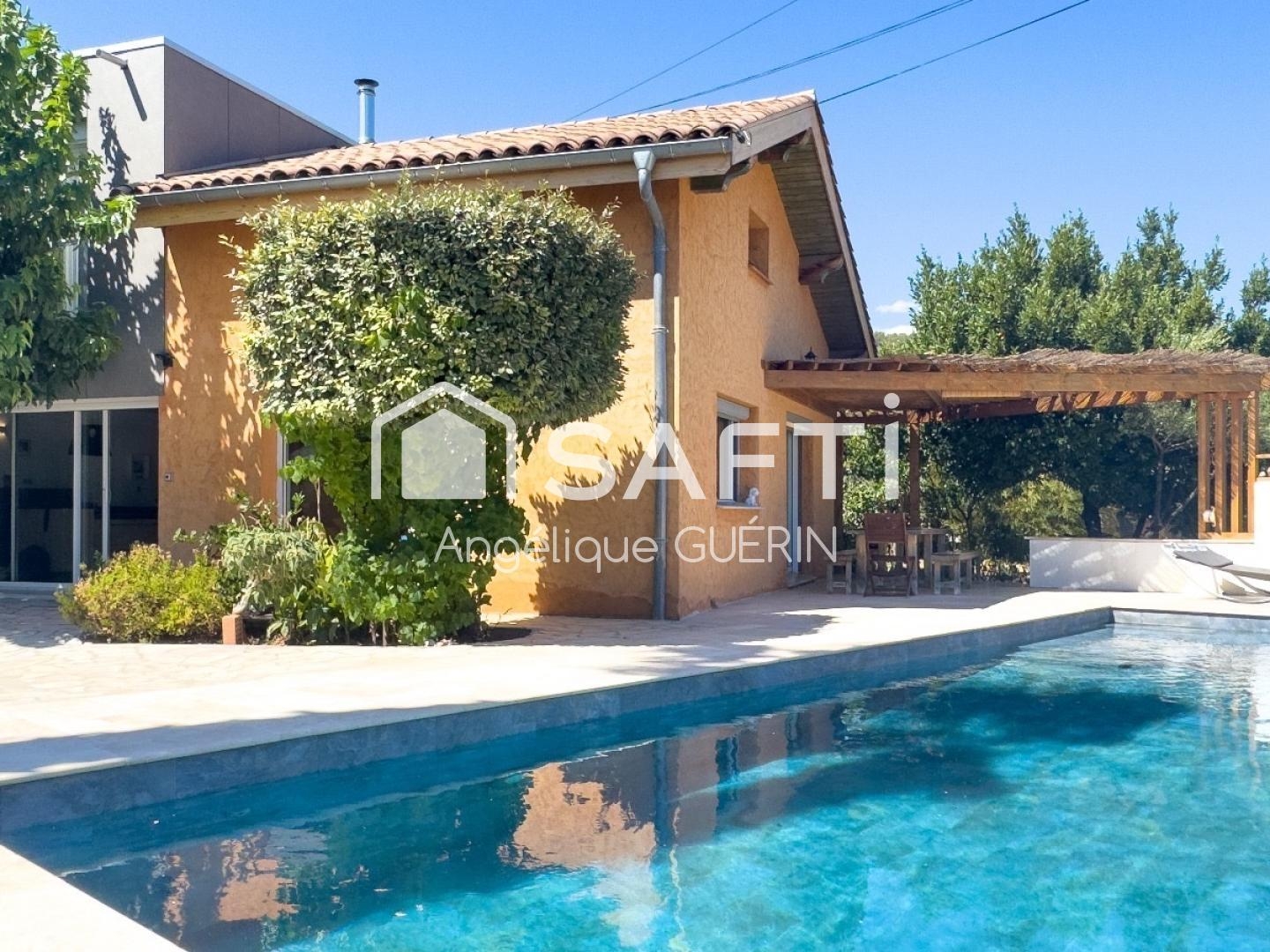 Maison à vendre - 9 pièces - 318m2 - Puget-Ville (83390)