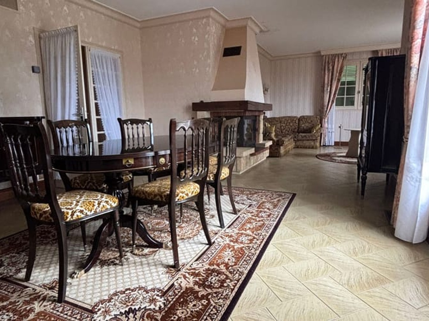 Maison à vendre - 5 pièces - 168m2 - Saint-Savin (86310)